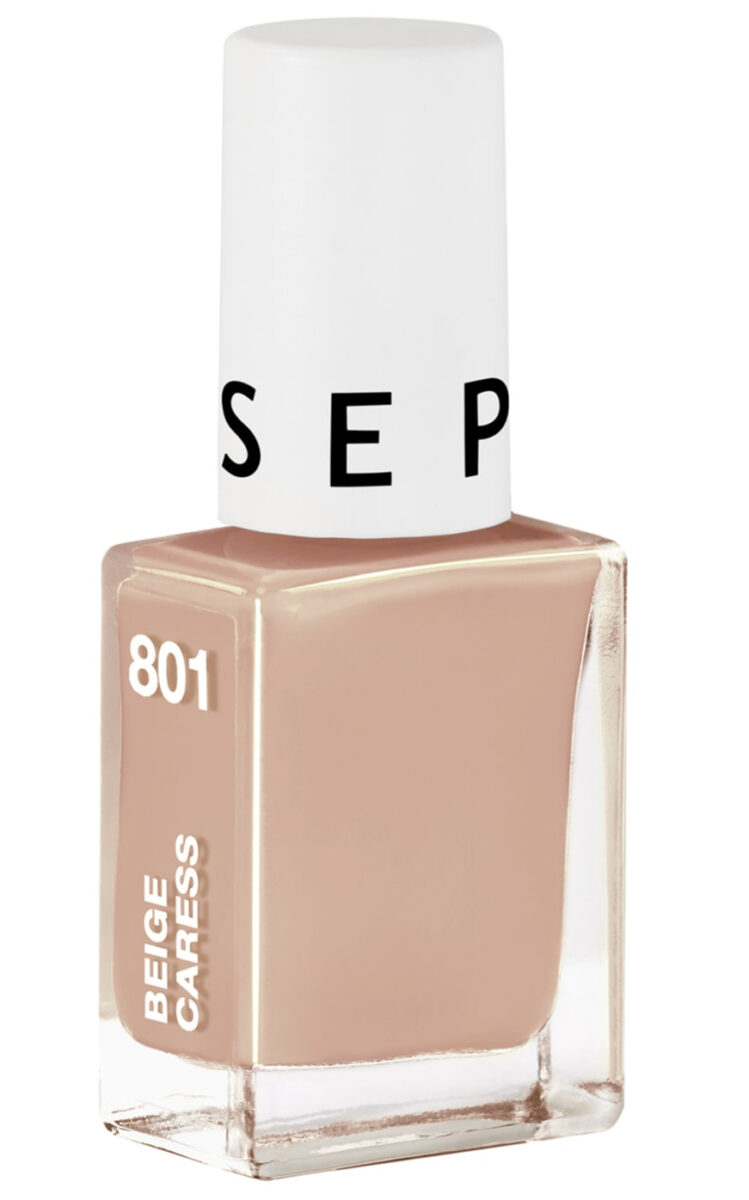Gli smalti nude (ma non banali) per chi desidera una pedicure semplice ed elegante Gli smalti nude (ma non banali) per chi desidera una pedicure semplice ed elegante