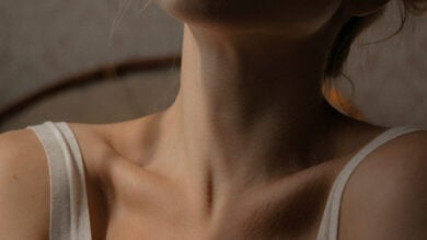 Le creme e i trattamenti migliori per dire addio alle rughe del collo