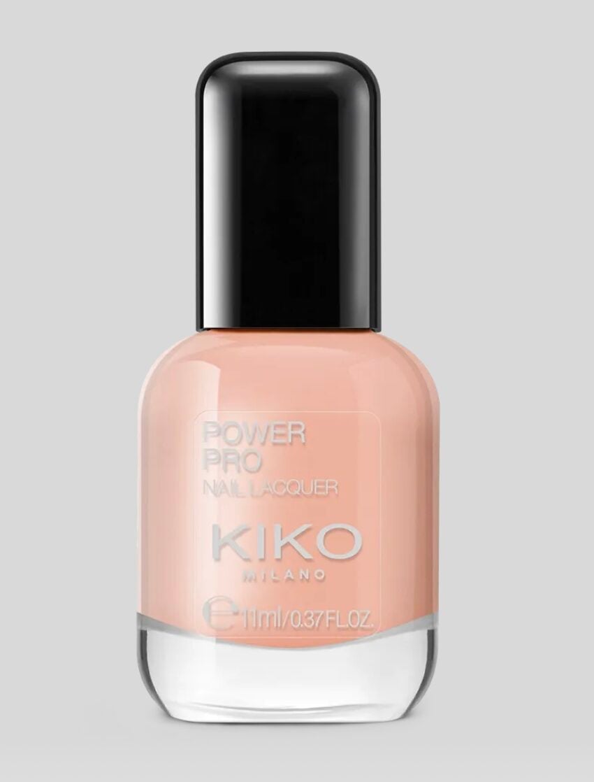 Gli smalti nude (ma non banali) per chi desidera una pedicure semplice ed elegante Gli smalti nude (ma non banali) per chi desidera una pedicure semplice ed elegante