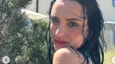 Arisa, al mare con il bikini di super tendenza: che sexy!