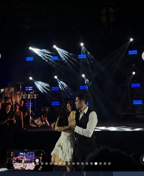Aurora Ramazzotti, cambio d’abito al suo matrimonio con il mini dress tempestato di paillettes