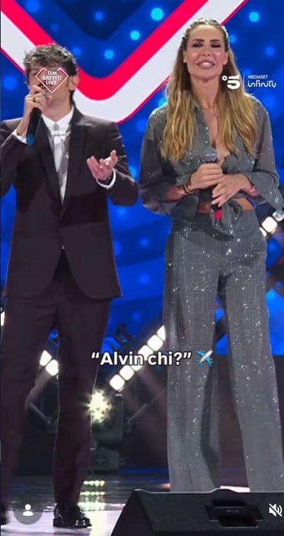 Ilary Blasi, Look glamour e scintillante per la prima puntata di Tim Battiti Live FOTO Ilary Blasi, Look glamour e scintillante per la prima puntata di Tim Battiti Live FOTO