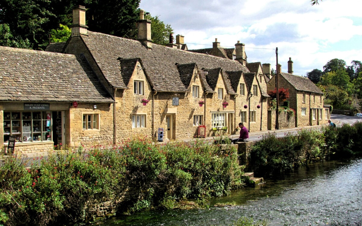 Inghilterra: i villaggi più belli delle Cotswolds dove sfuggire al caldo estivo Inghilterra: i villaggi più belli delle Cotswolds dove sfuggire al caldo estivo