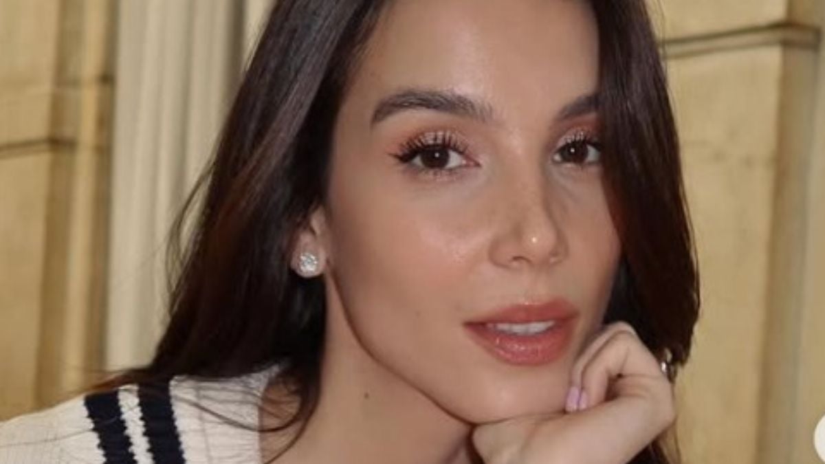 Dal bikini all’abito lungo per cena: Paola Di Benedetto a Santorini sceglie il total white per i suoi Look dopo il matrimonio con Raoul Bellanova Dal bikini all’abito lungo per cena: Paola Di Benedetto a Santorini sceglie il total white per i suoi Look dopo il matrimonio con Raoul Bellanova