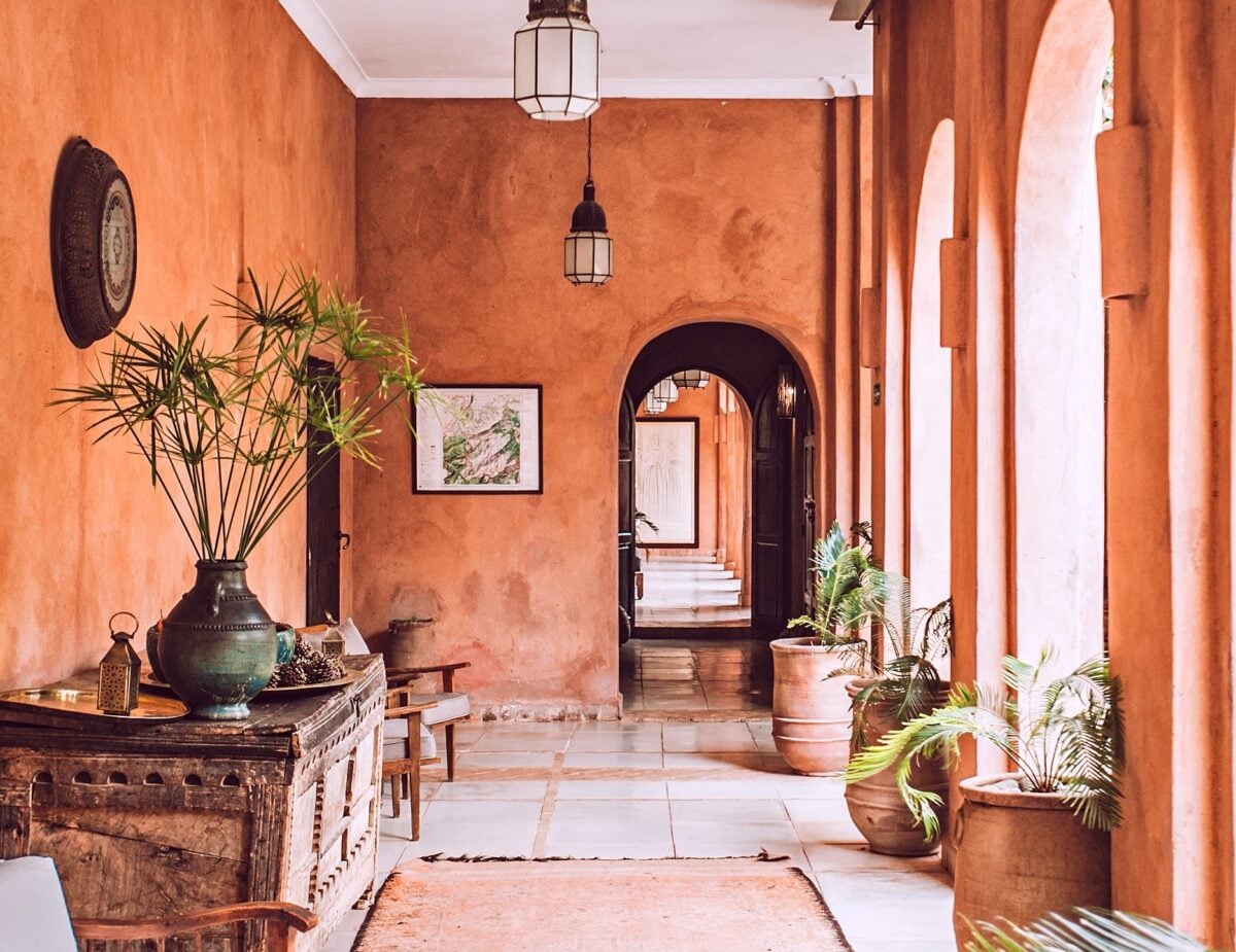 Stai per dipingere il soggiorno? I Colori delle Pareti da scegliere e quali evitare per un living elegante e luminoso Stai per dipingere il soggiorno? I Colori delle Pareti da scegliere e quali evitare per un living elegante e luminoso
