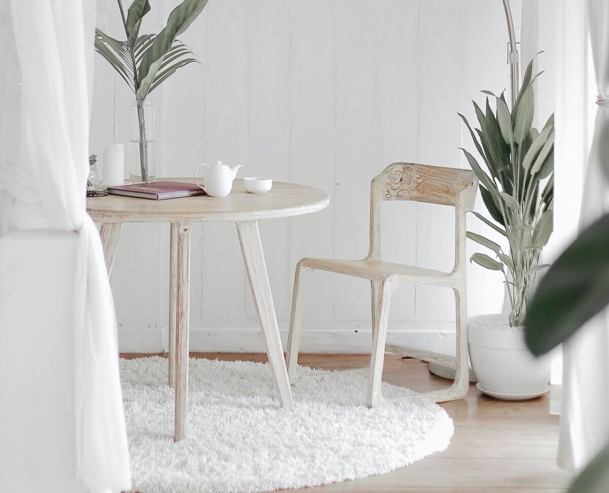 Stai per dipingere il soggiorno? I Colori delle Pareti da scegliere e quali evitare per un living elegante e luminoso Stai per dipingere il soggiorno? I Colori delle Pareti da scegliere e quali evitare per un living elegante e luminoso