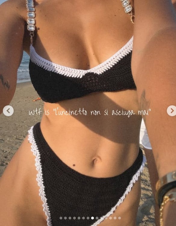 Se ami il crochet, il bikini indossato da Rosa Perrotta è quello che fa per te FOTO