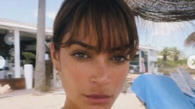 Elodie, in vacanza al mare con il bikini di super tendenza per quest’estate: da copiare subito!