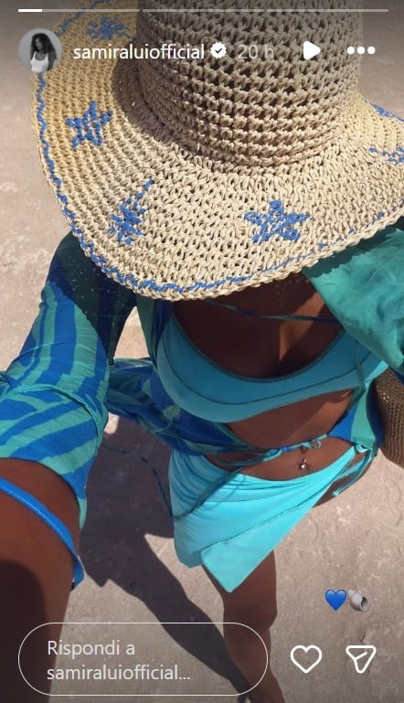 Samira Lui sfoggia il beach look perfetto per l’estate: scoprilo qui!