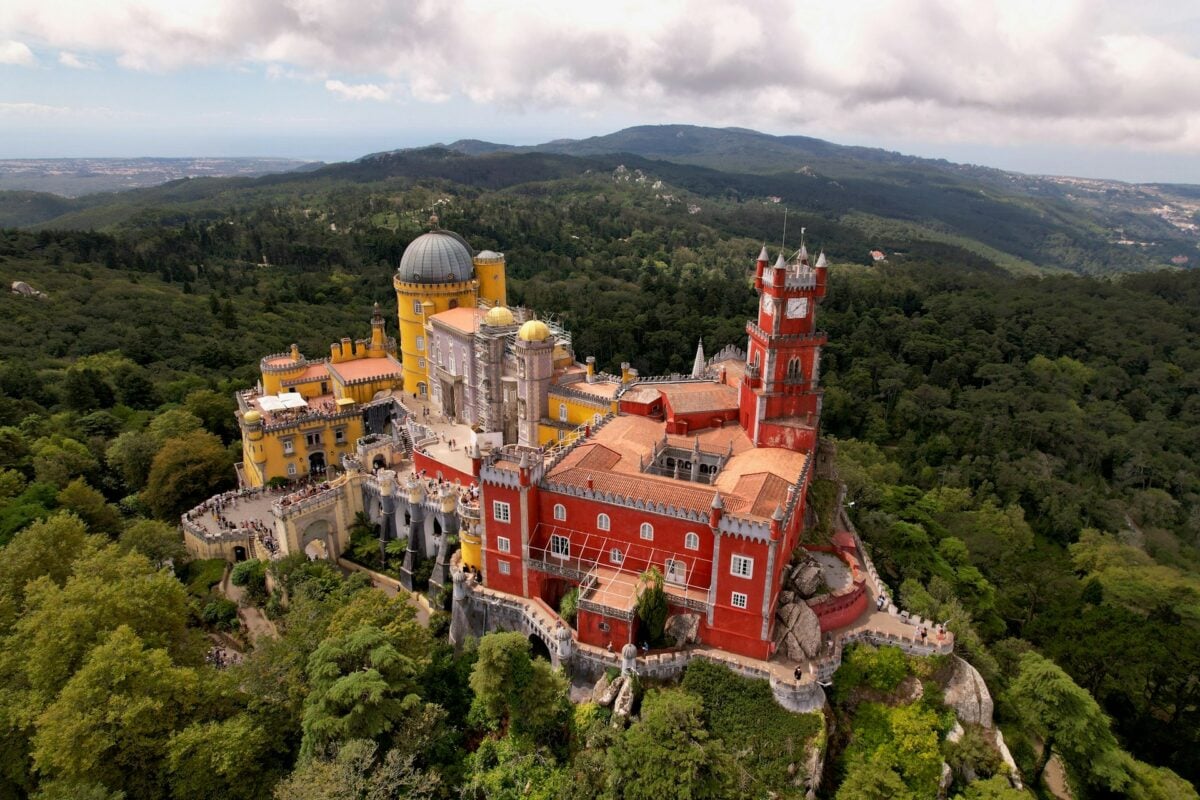 Autunno da vivere nei borghi: 5 destinazioni in Italia e in Europa che meritano un viaggio Autunno da vivere nei borghi: 5 destinazioni in Italia e in Europa che meritano un viaggio