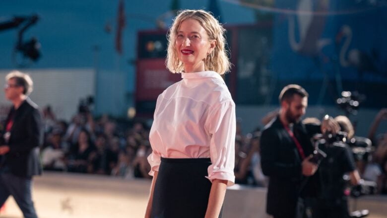 Venezia 2026, Alba Rohrwacher regina di eleganza e raffinatezza con un Look black & white