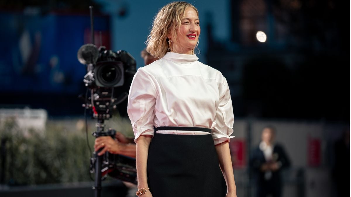 Venezia 2026, Alba Rohrwacher regina di eleganza e raffinatezza con un Look black & white Venezia 2026, Alba Rohrwacher regina di eleganza e raffinatezza con un Look black & white