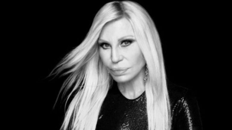 Donatella Versace e Revolve Group danno vita insieme ad un nuovo brand: ecco tutti i dettagli
