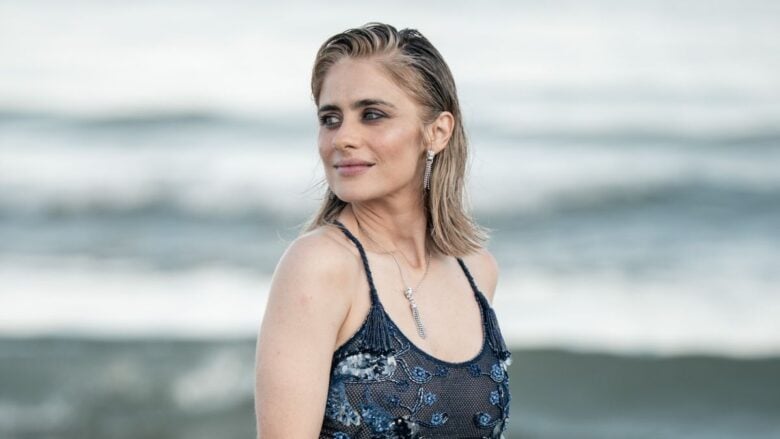 Greta Scarano chiude Venezia 2026 con un meraviglioso abito lungo firmato Giorgio Armani Privé