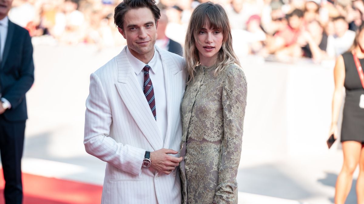 Venezia 2026, Robert Pattinson e Suki Waterhouse incantano tutti sul red carpet: ma occhio anche ai Look! Venezia 2026, Robert Pattinson e Suki Waterhouse incantano tutti sul red carpet: ma occhio anche ai Look!