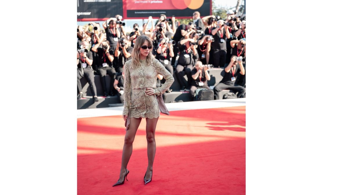 Venezia 2026, Robert Pattinson e Suki Waterhouse incantano tutti sul red carpet: ma occhio anche ai Look! Venezia 2026, Robert Pattinson e Suki Waterhouse incantano tutti sul red carpet: ma occhio anche ai Look!