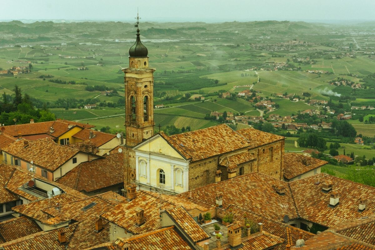 Autunno in Piemonte: 7 luoghi da scoprire tra borghi medievali, vigneti e sapori tipici Autunno in Piemonte: 7 luoghi da scoprire tra borghi medievali, vigneti e sapori tipici