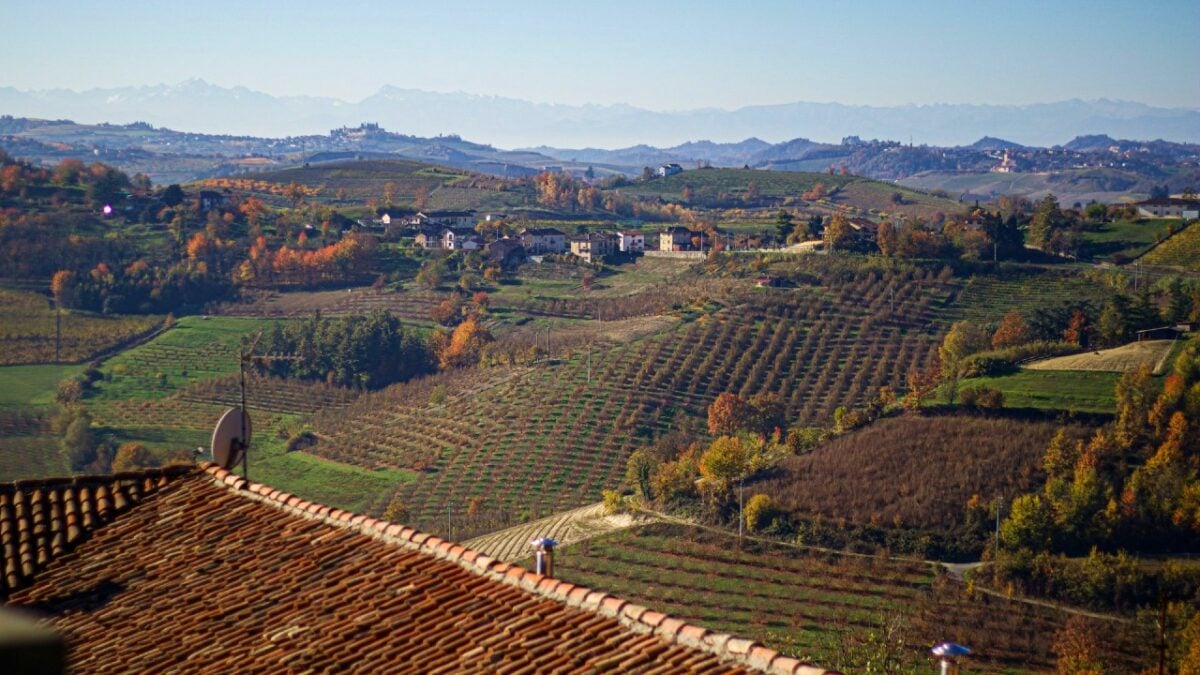 Autunno in Piemonte: 7 luoghi da scoprire tra borghi medievali, vigneti e sapori tipici Autunno in Piemonte: 7 luoghi da scoprire tra borghi medievali, vigneti e sapori tipici