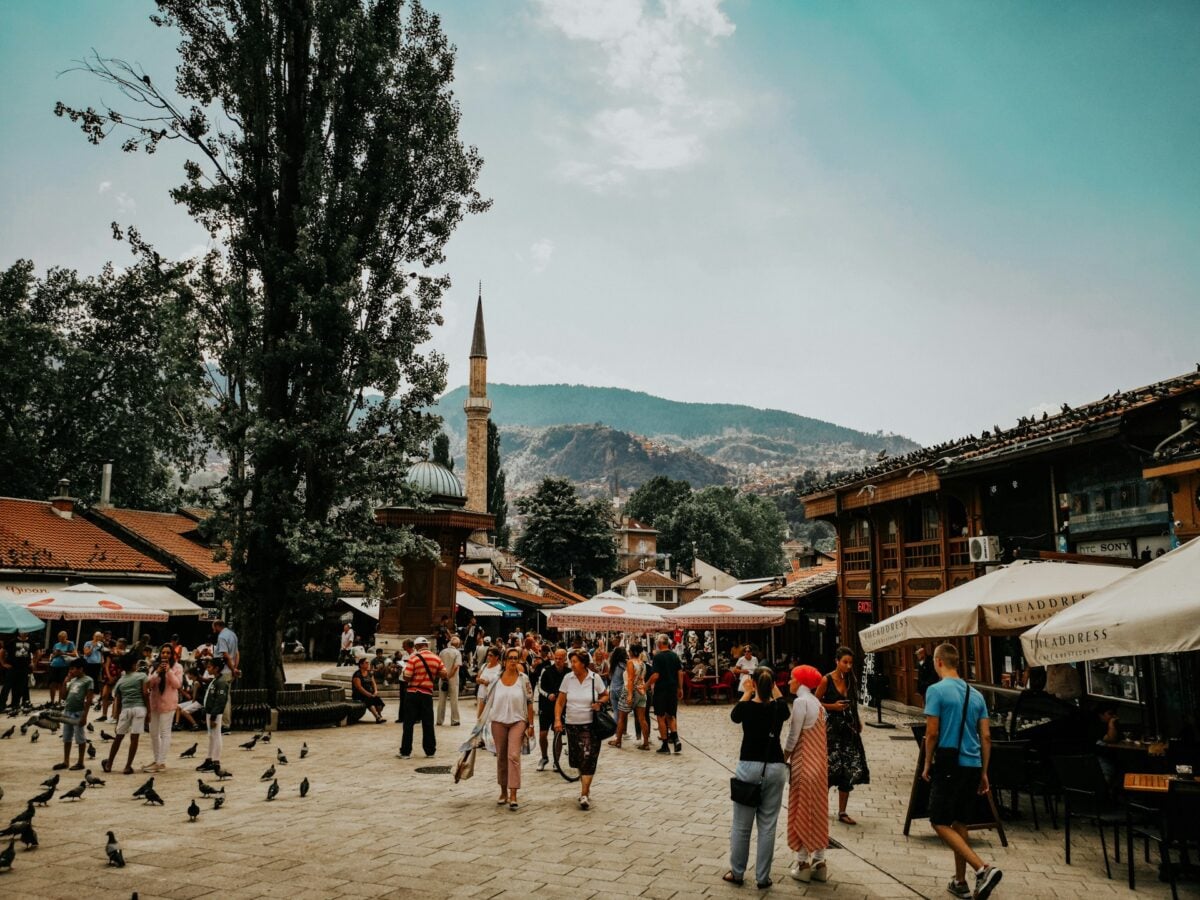Dimentica le solite capitali europee: 6 città da visitare a novembre lontano dalla folla Dimentica le solite capitali europee: 6 città da visitare a novembre lontano dalla folla