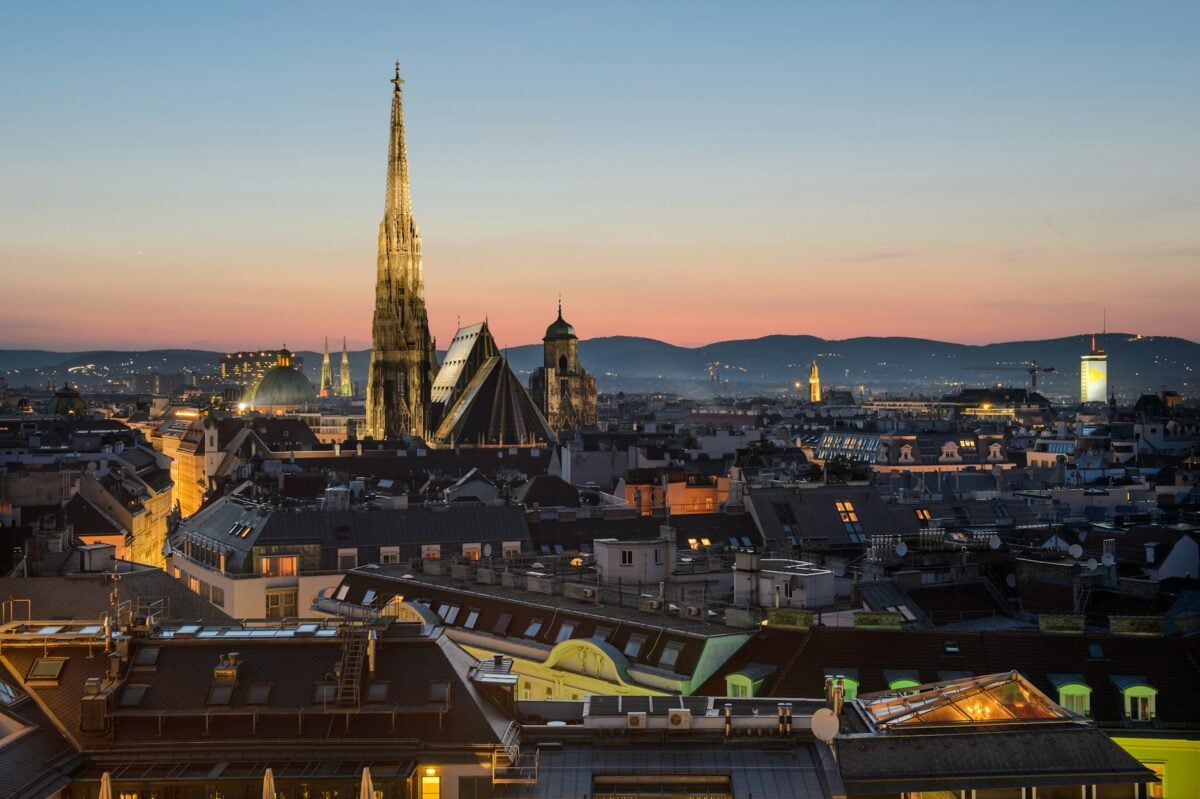 Capitali europee a ottobre: 4 città perfette da esplorare nel clima fresco dell’autunno Capitali europee a ottobre: 4 città perfette da esplorare nel clima fresco dell’autunno