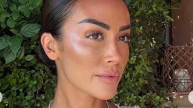 Giorgia Palmas brilla a Verissimo con il Look in satin e strass FOTO