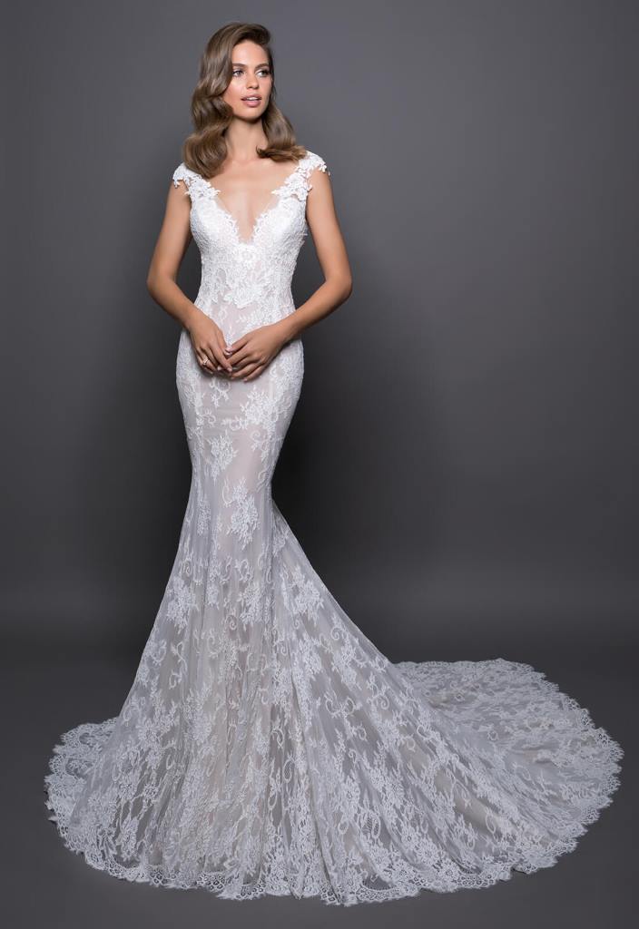 Abiti da sposa 2018 in pizzo: creazioni romantiche per donne chic [FOTO]