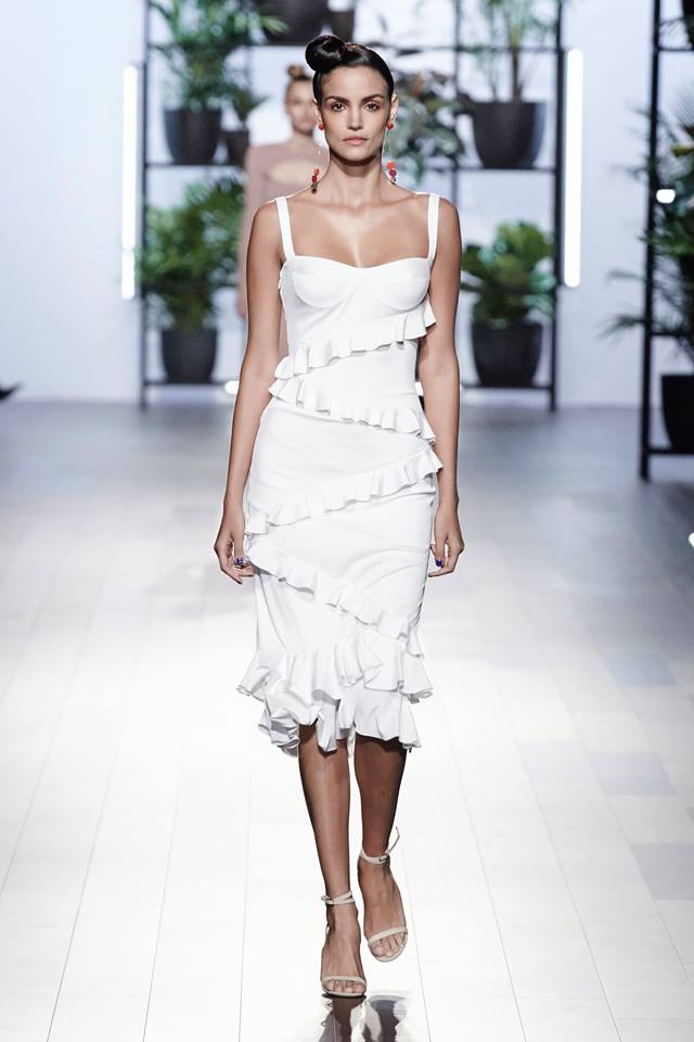 Abito bianco con volants Cushnie et Ochs 