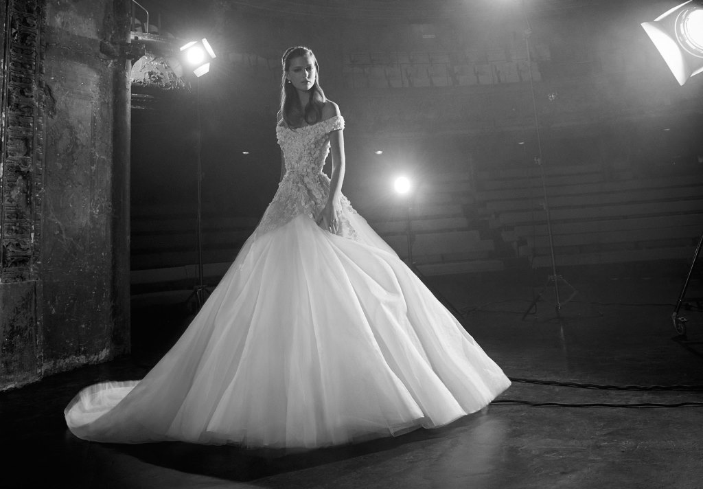 Elie Saab abiti da sposa per l’inverno 2018: la collezione [FOTO]