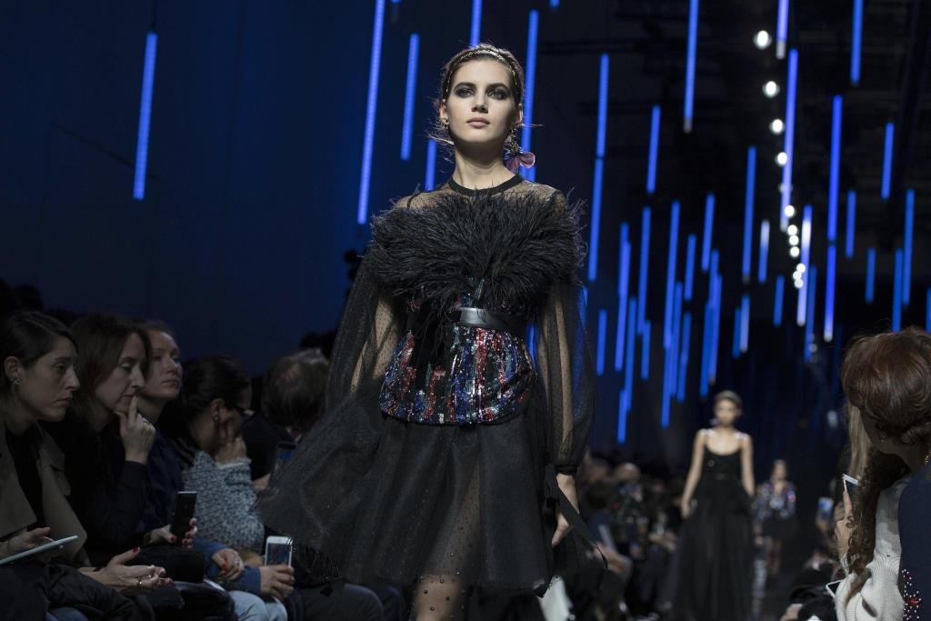 Elie Saab Haute Couture Autunno/Inverno 2017-2018 [FOTO]