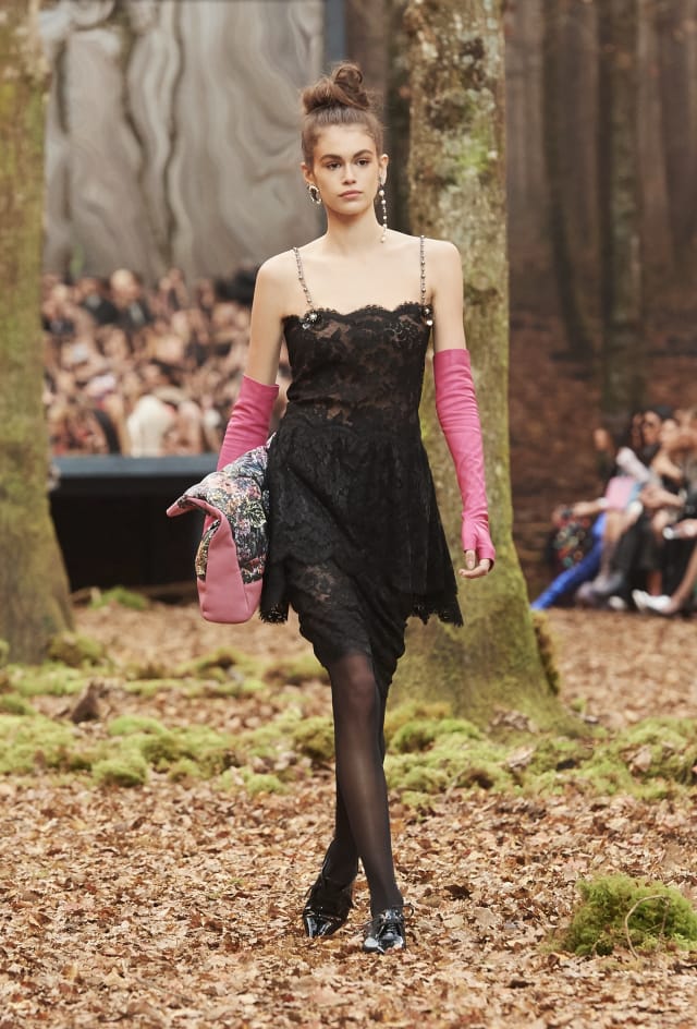 Abito corto nero in pizzo Chanel abiti corti autunno inverno 2018 2019