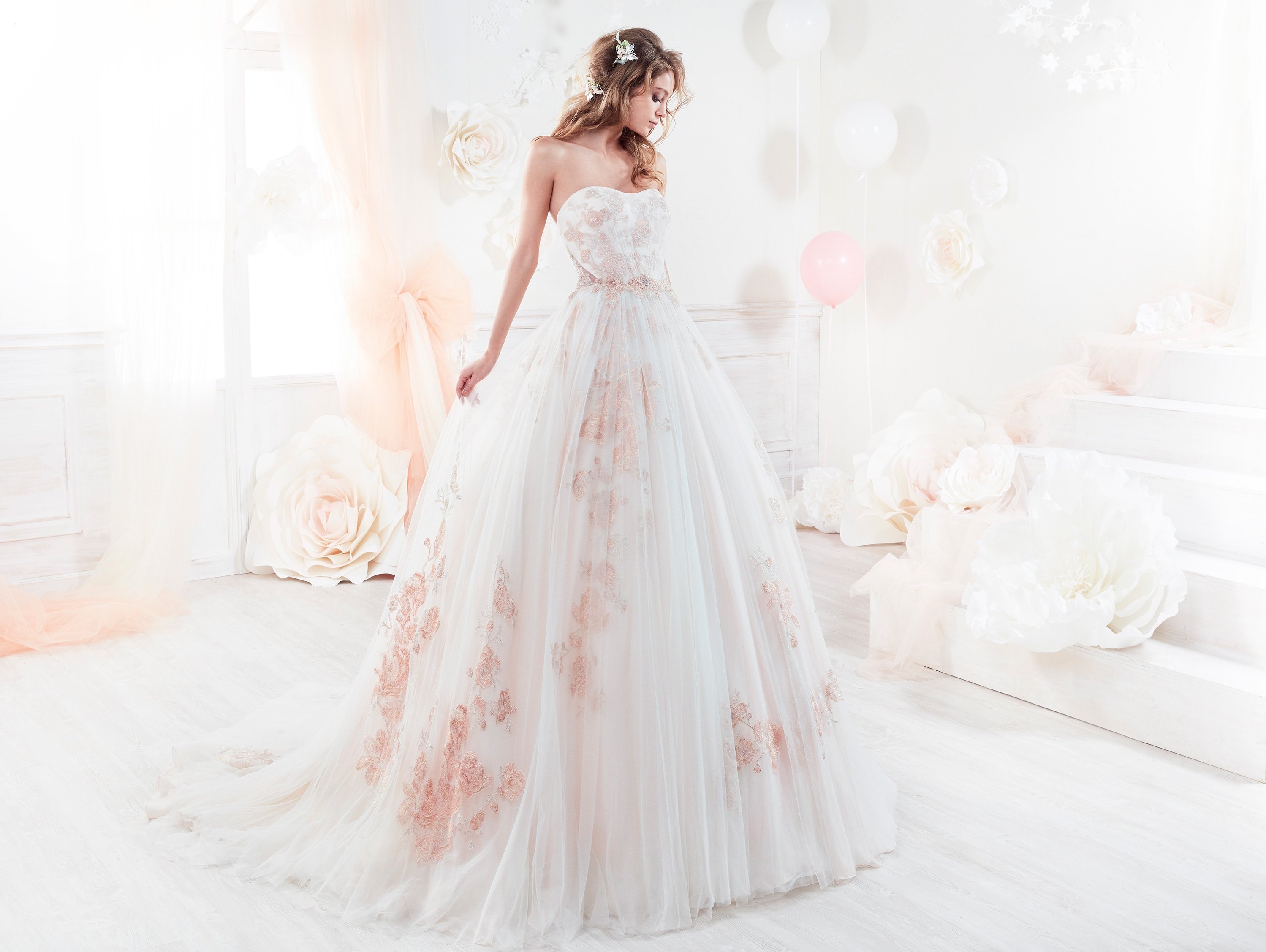 Abito da sposa a fiori rosa Colet tendenze 2018