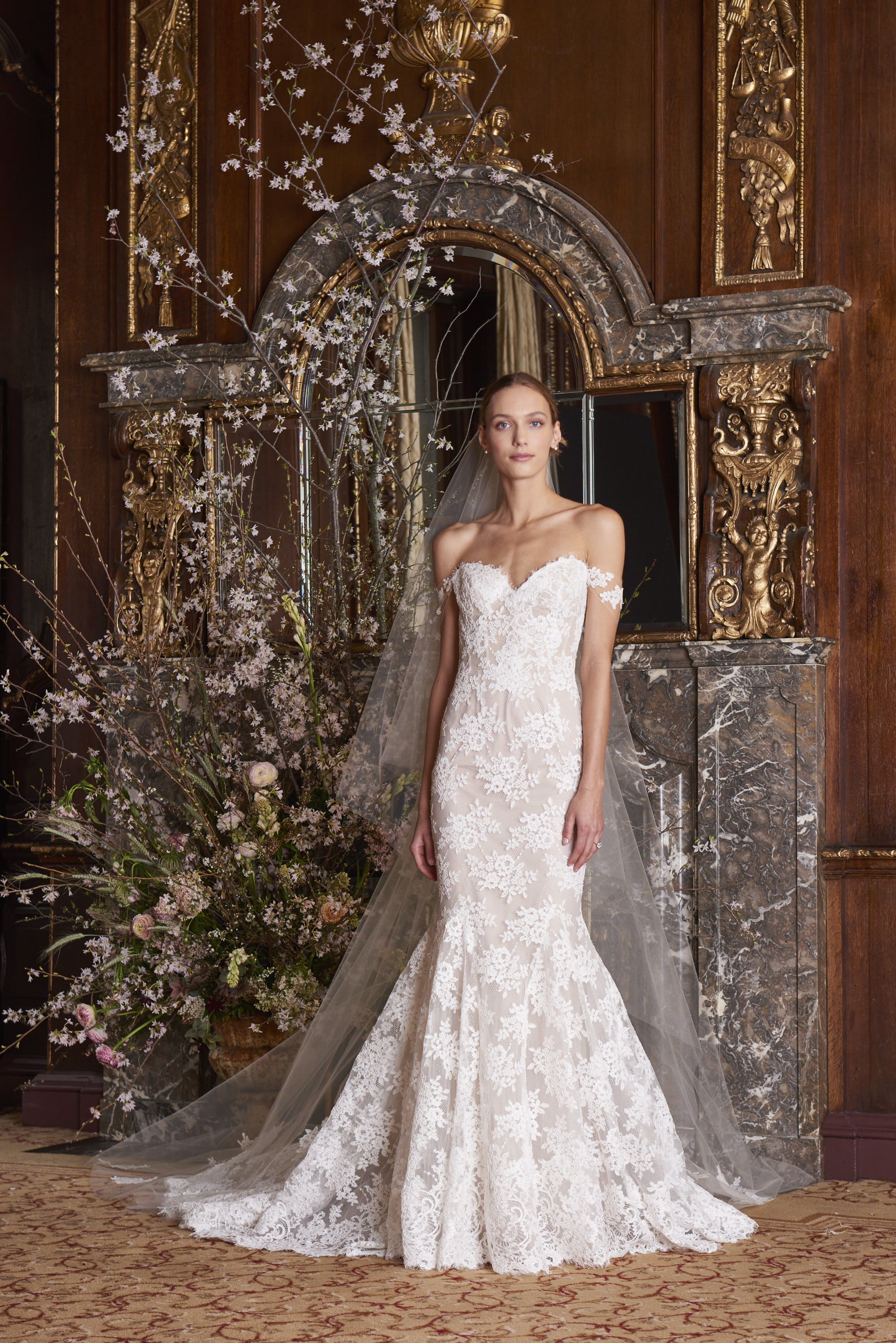 Abito da sposa a sirena in pizzo Monique Lhuillier 