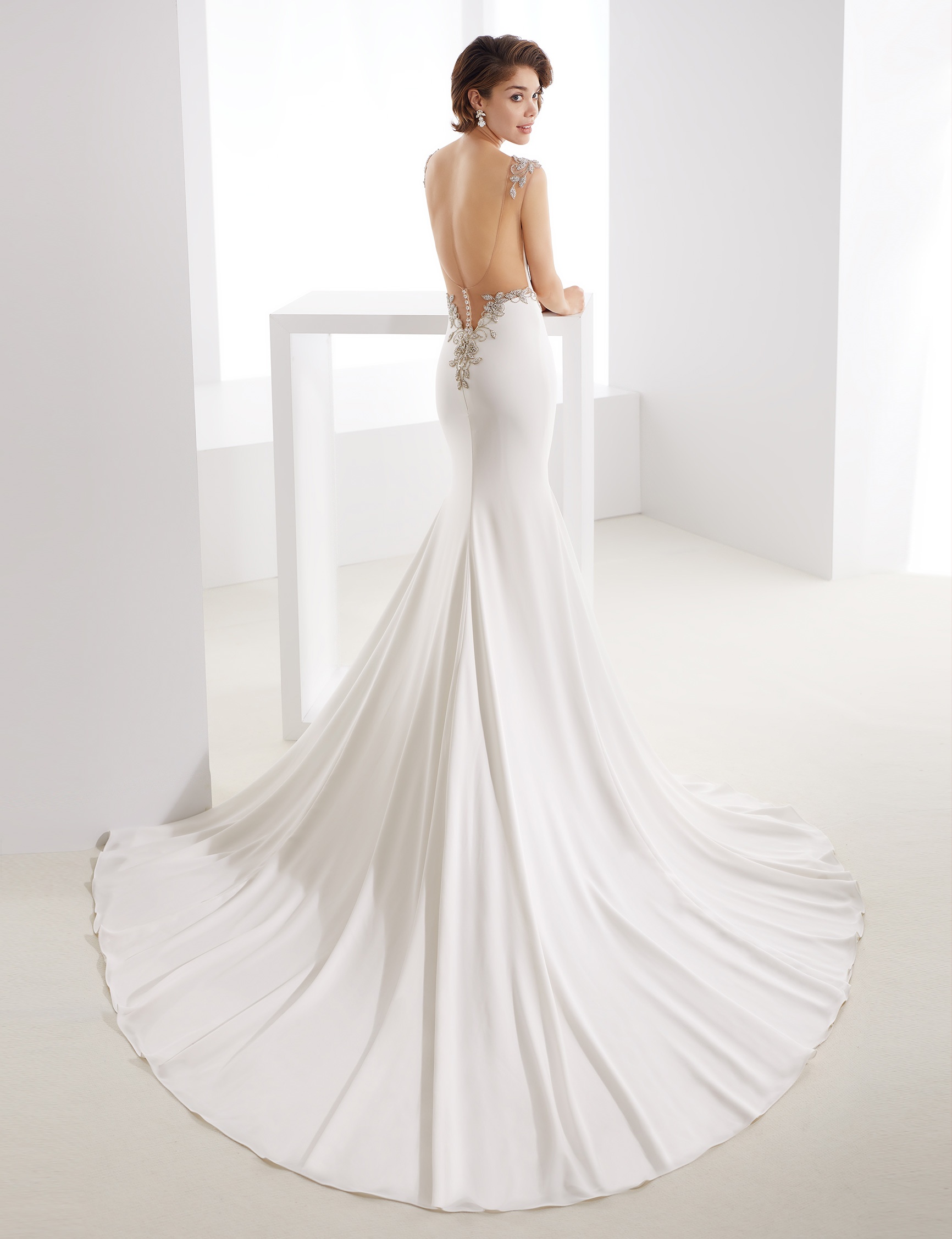 Abito da sposa a sirena in seta con Swarovski Jolie