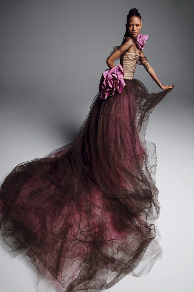 Abito da sposa ampio in tulle nero e viola Vera Wang