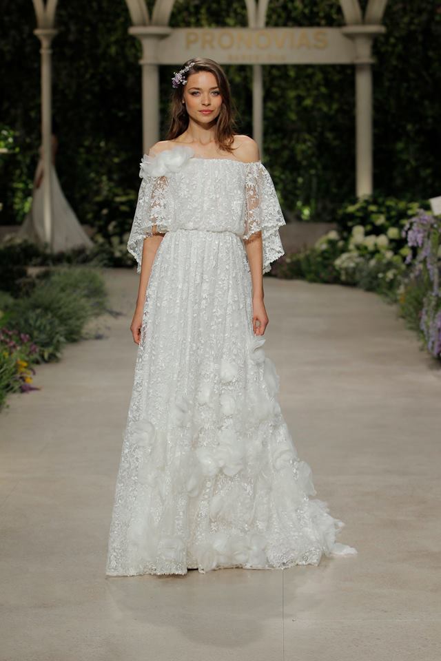 Abito da sposa boho chic in pizzo Atelier Pronovias 