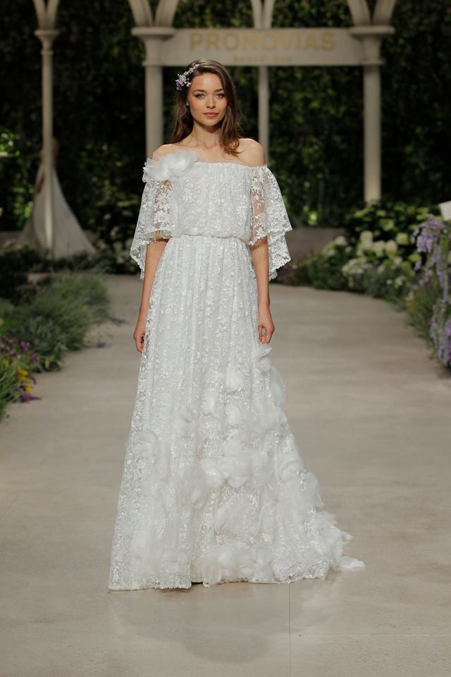 Abito da sposa boho chic in pizzo Atelier Pronovias 