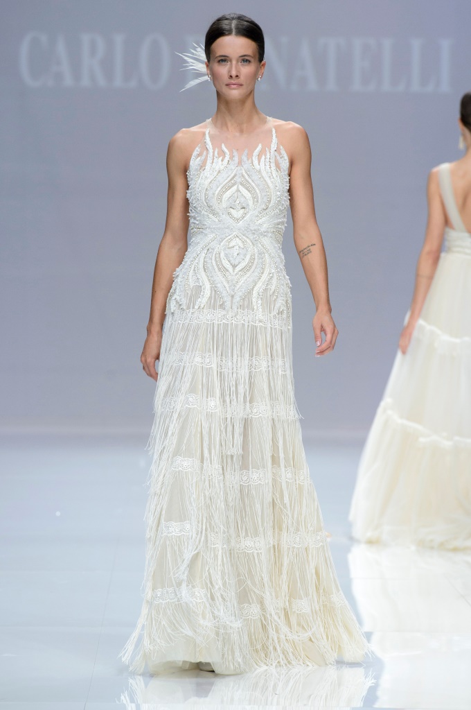 Abito da sposa boho-chic in pizzo Carlo Pignatelli