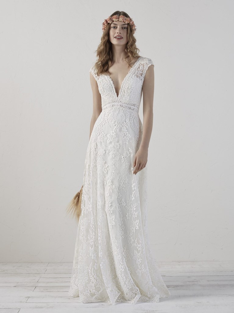 Abito da sposa boho chic ricamato Pronovias