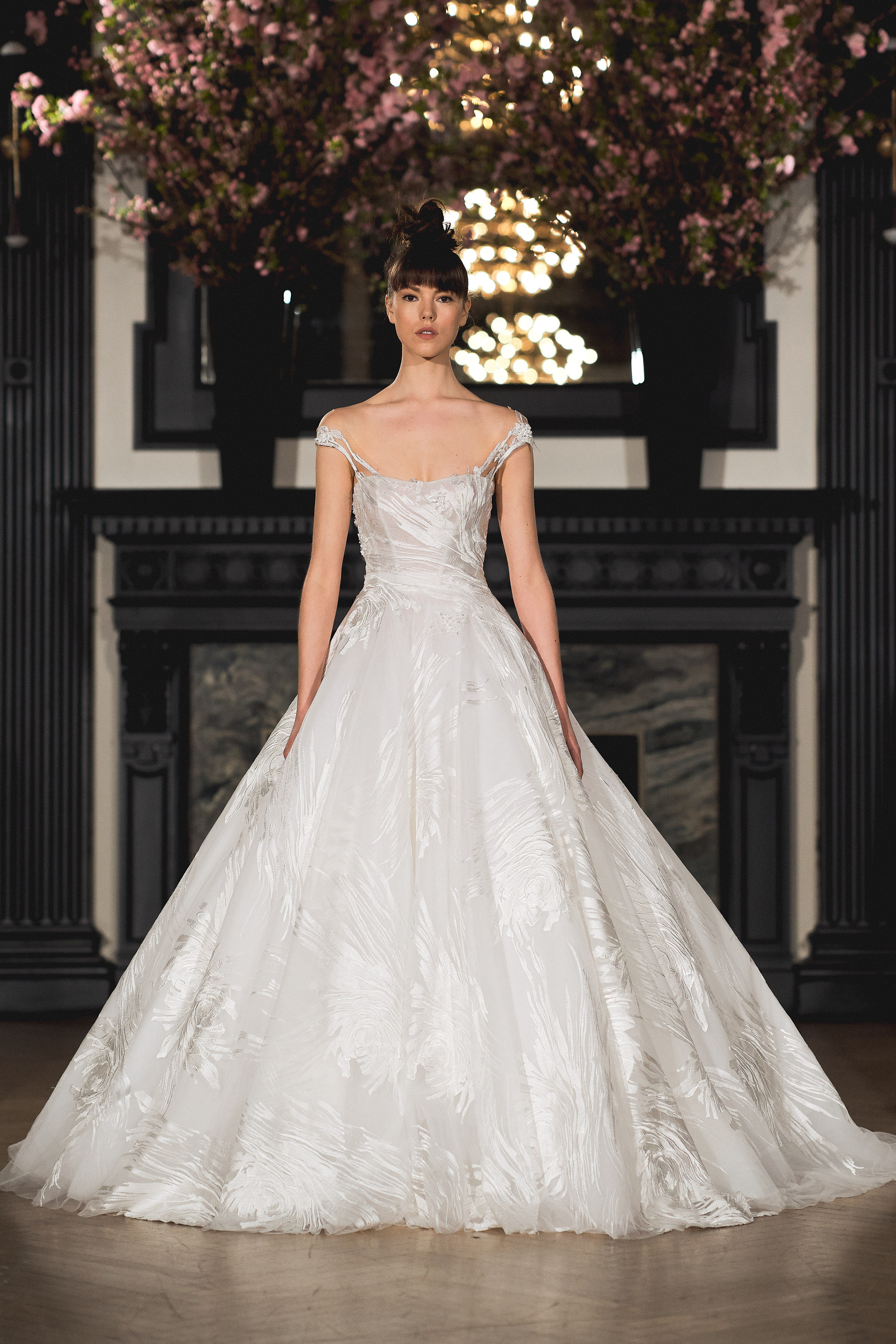 Abito da sposa da principessa in seta Ines Di Santo collezione 2019