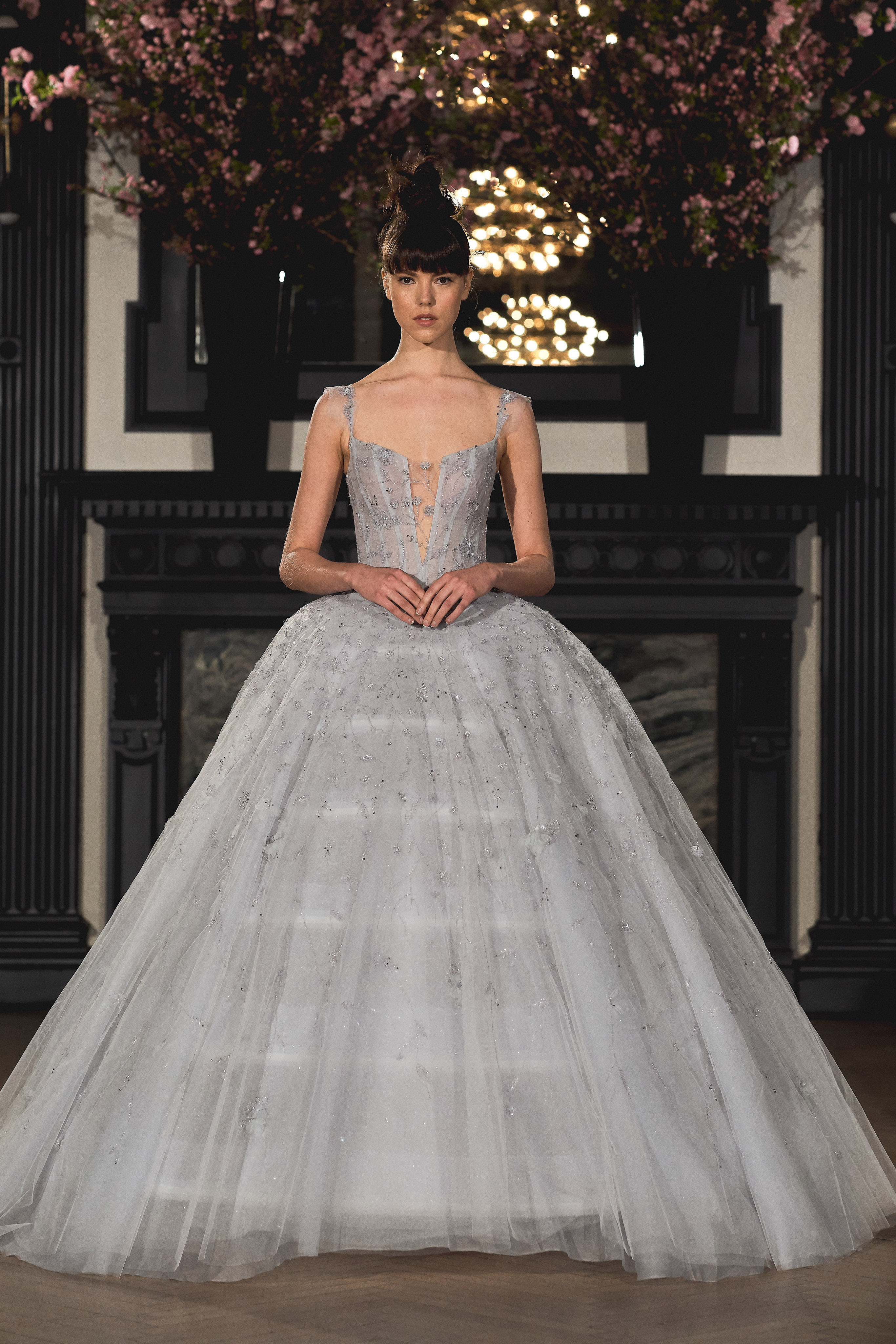 Abito da sposa da principessa grigio Ines di Santo collezione 2019