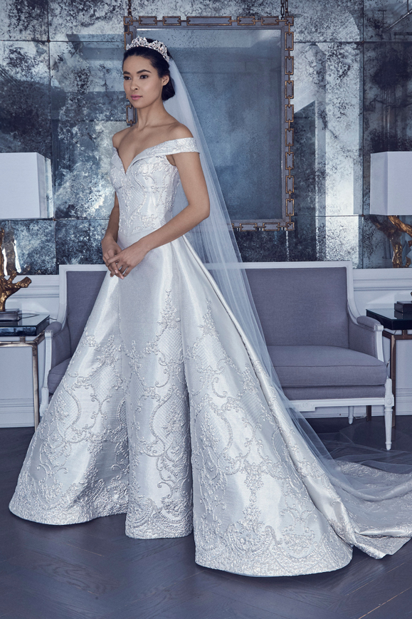 Abito da sposa da principessa in seta Romona Keveza collezione 2019