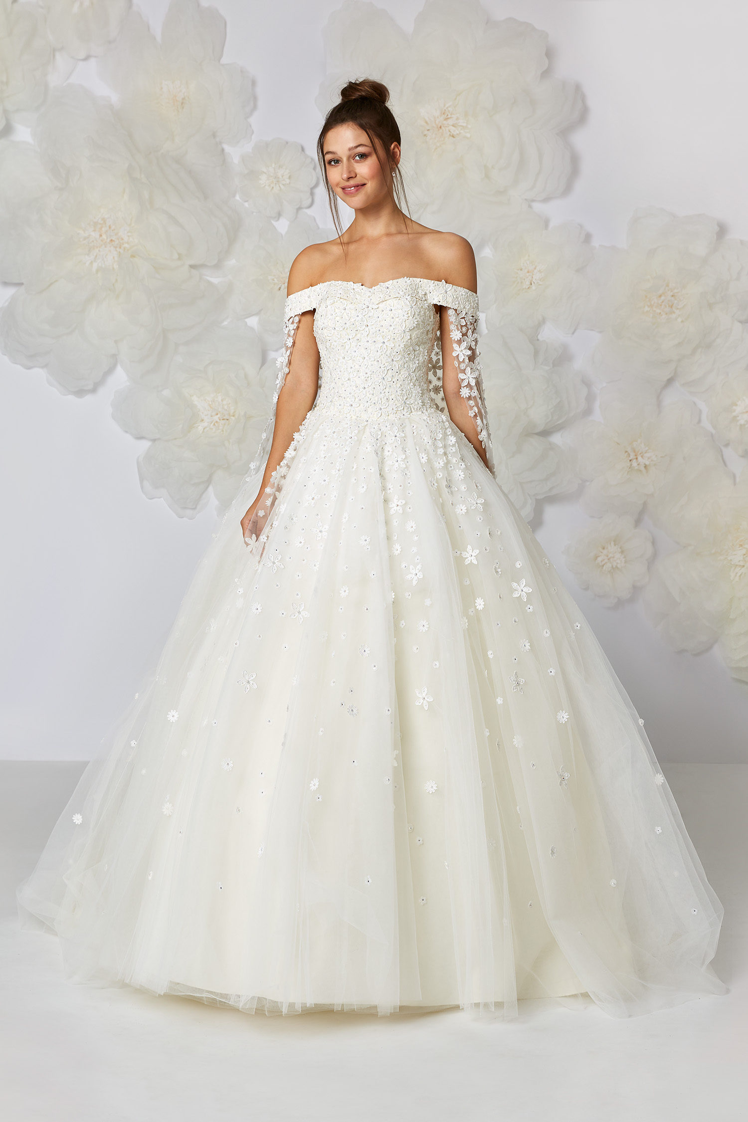 Abito da sposa in pizzo floreale Atelier Emé abiti da sposa da principessa 2019