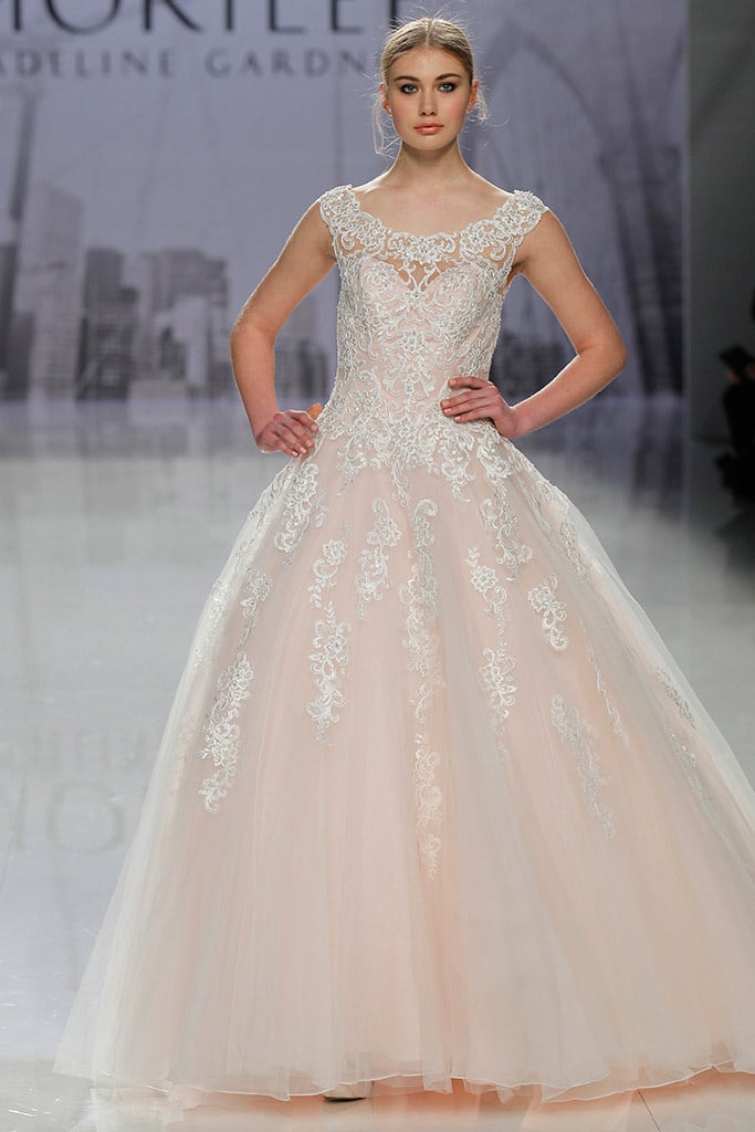 Abito da sposa rosa a trapezio Morilee tendenze 2018