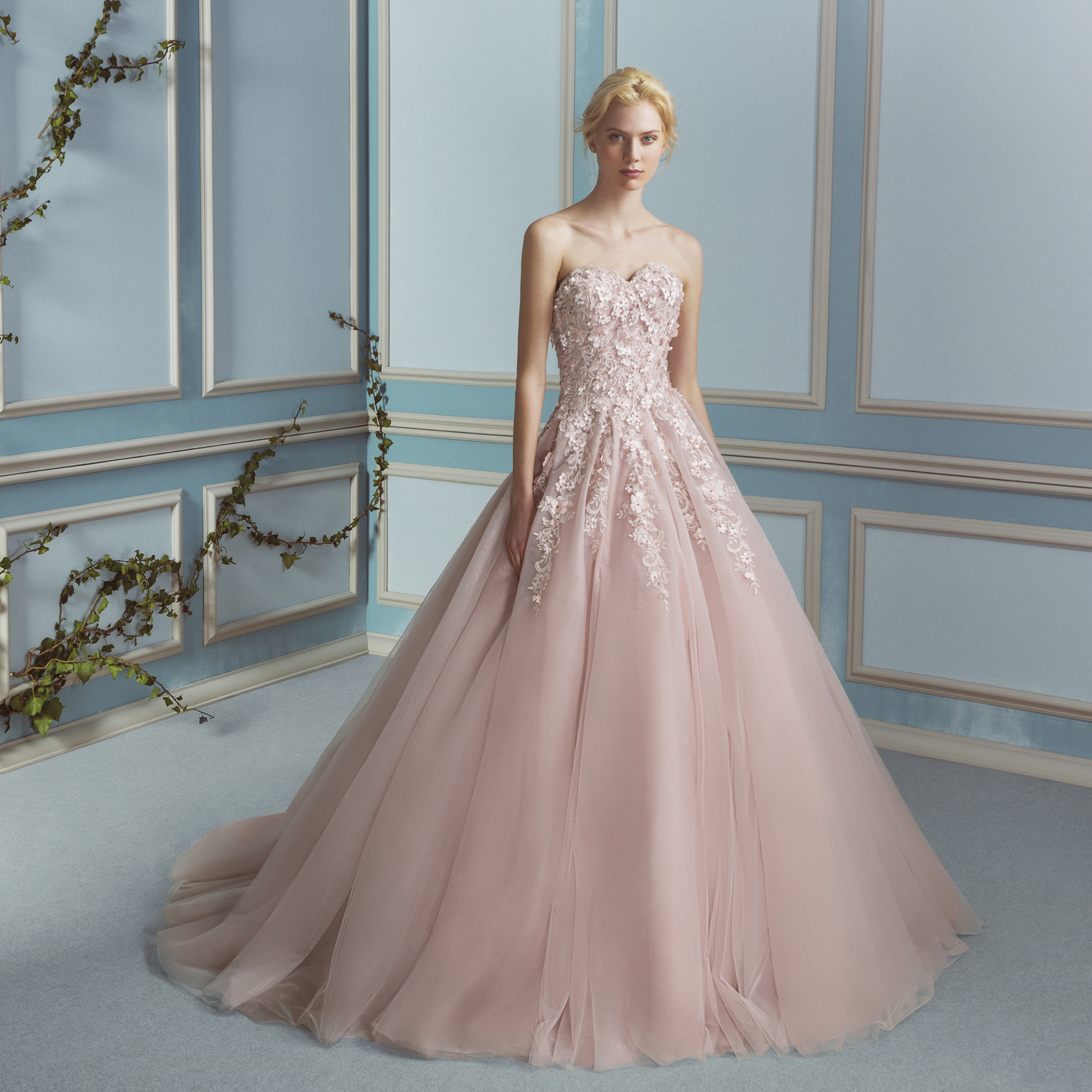 Abito da sposa rosa antico Bellantuono tendenze 2018