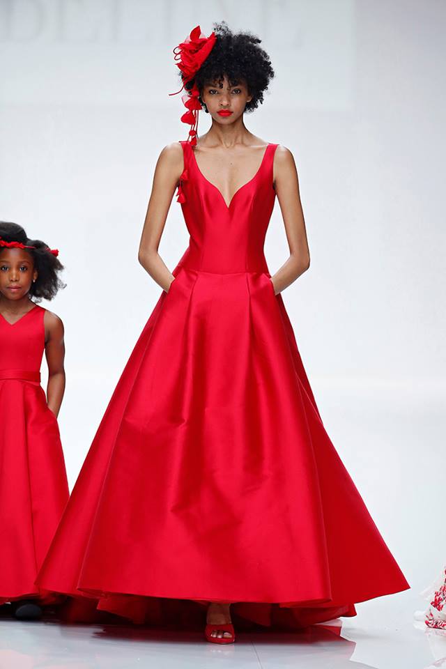 Abito da sposa rosso Cymbeline fb