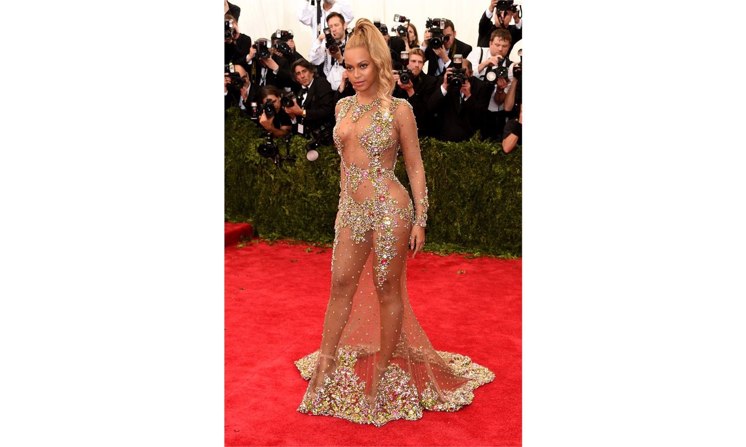 Beyoncé in Givenchy Couture