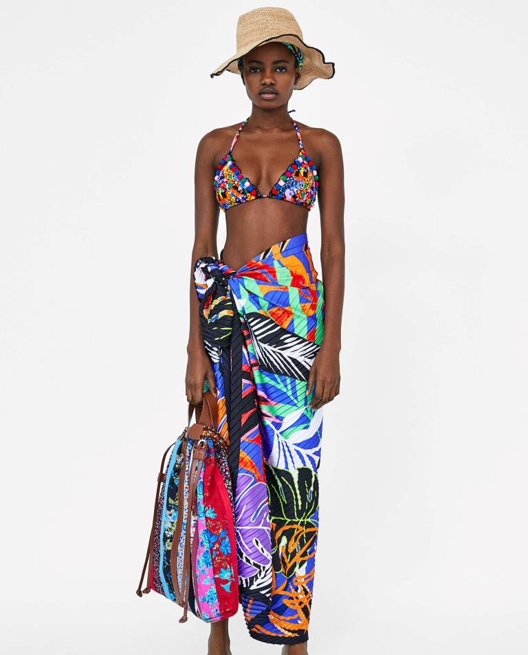 Costumi a triangolo, i bikini must have per l’estate 2018 [FOTO]