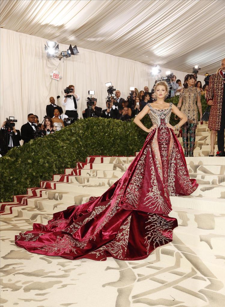 Blake Lively in Atelier Versace 