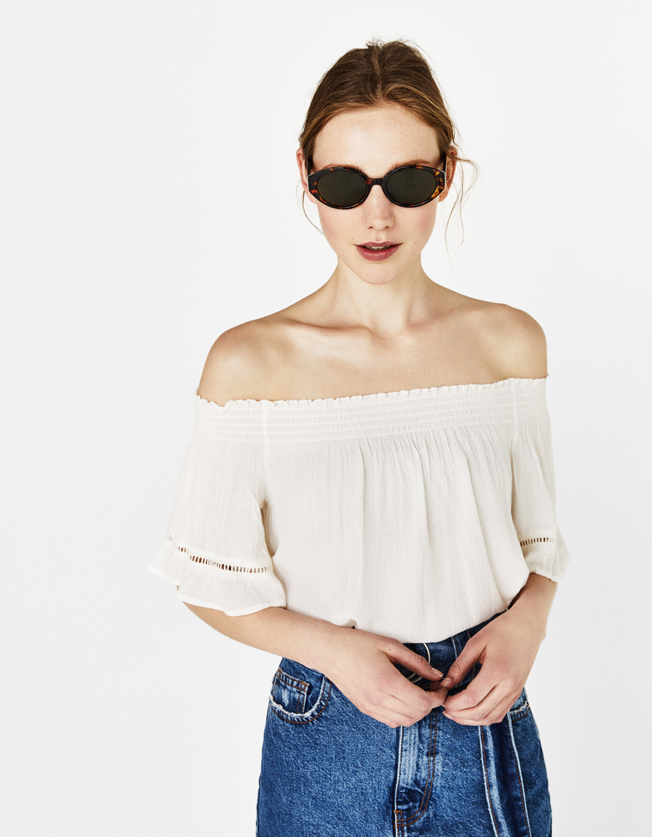 Blusa con scollo bardot Bershka