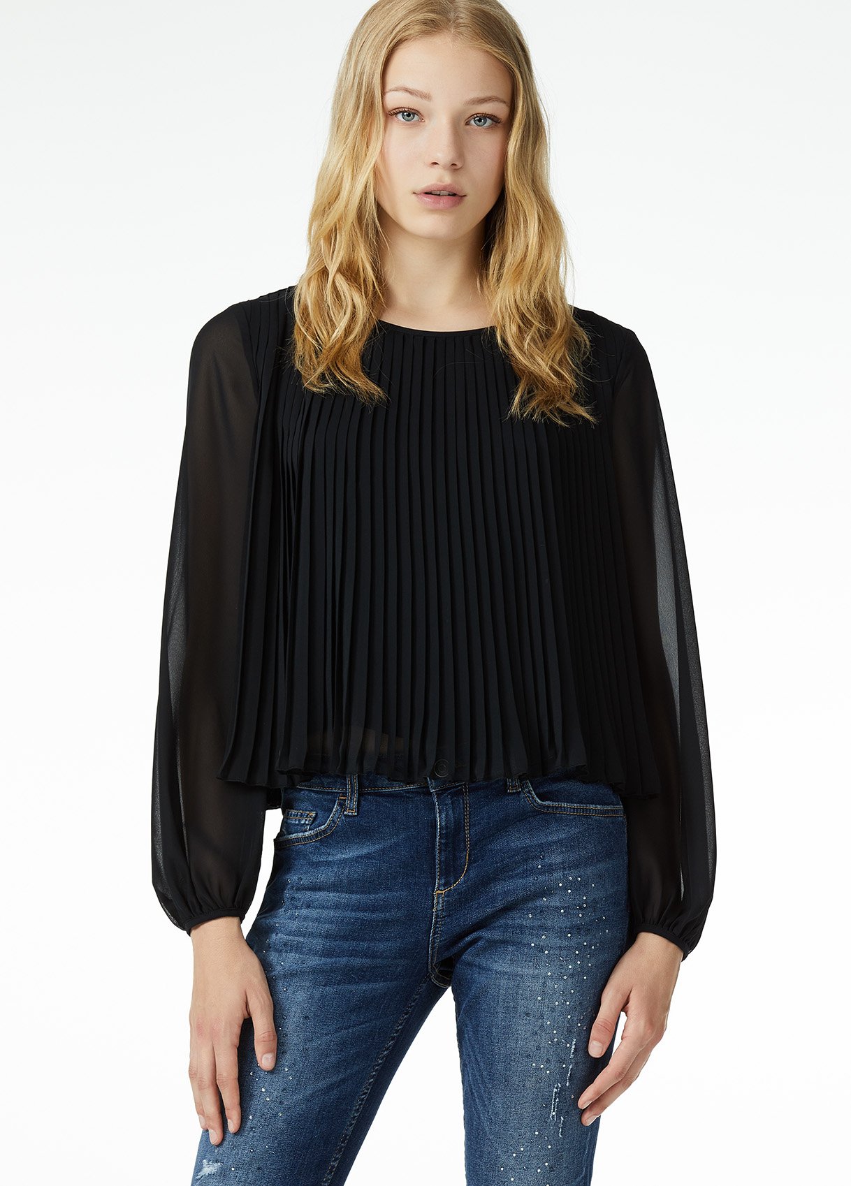 Blusa nera plissettata Liu Jo a 129 euro